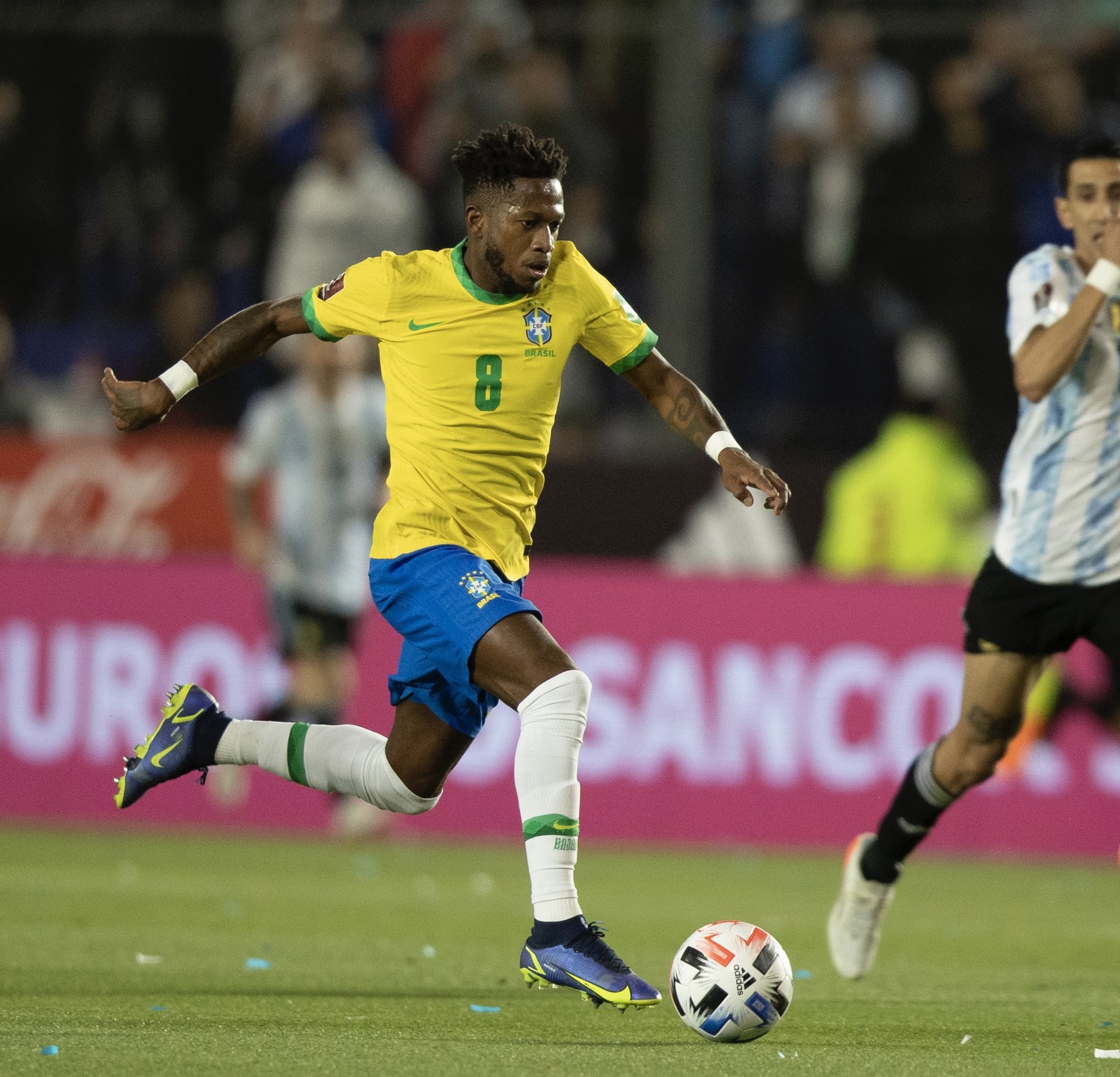 巴西0-0战平阿根廷,赛后巴西队球员弗雷德更新社交媒体鼓励自己