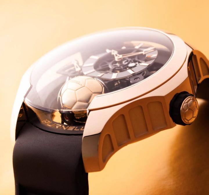 彰显身份,本届金球奖男女足得主将获得定制手表