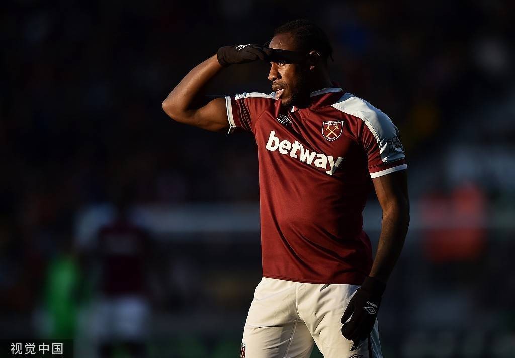 费迪南德西汉姆联球员表现出了很强的斗志莫耶斯做得很好