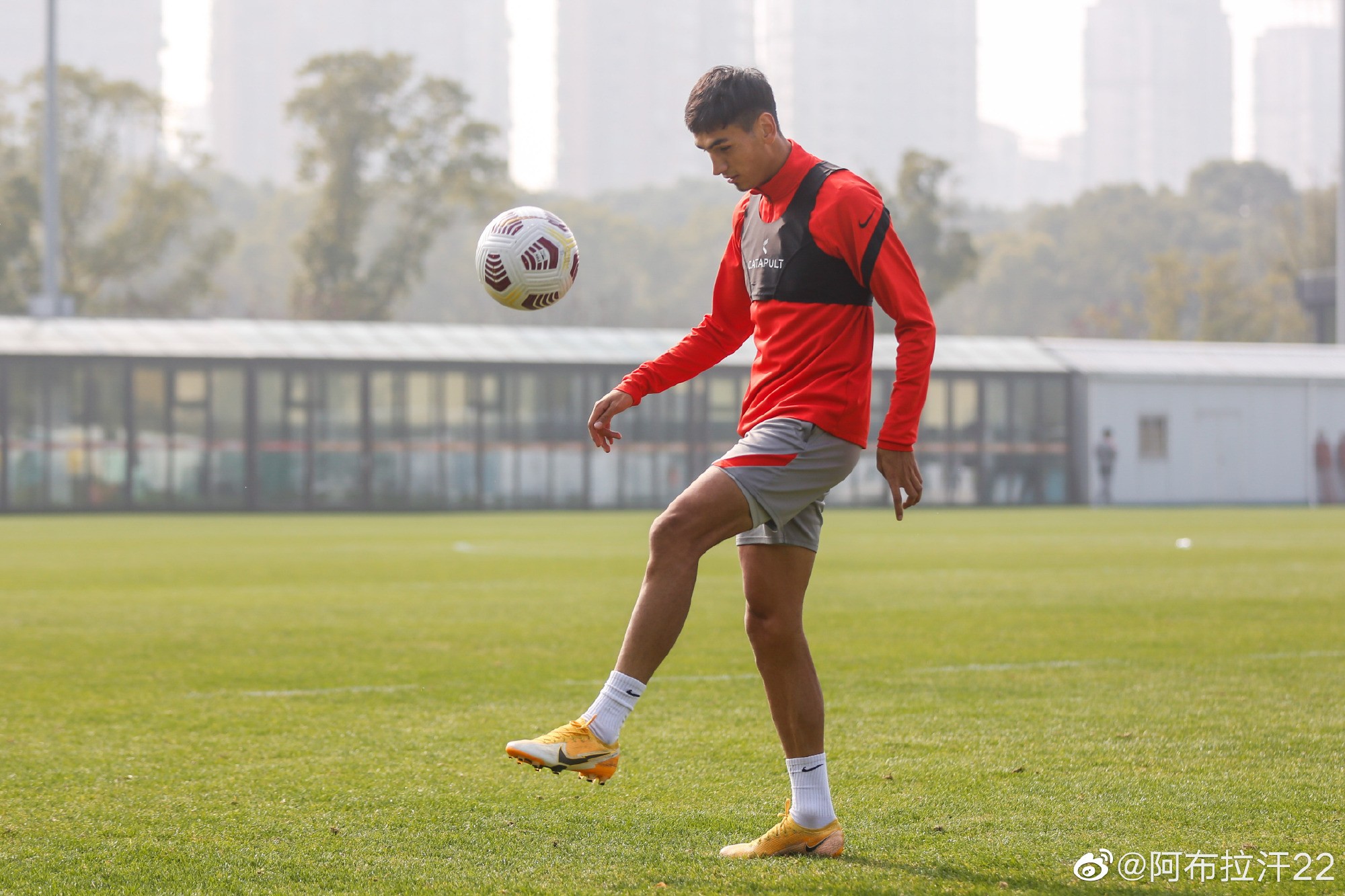 阿布拉汗晒训练照时刻准备迎接第二阶段关键战