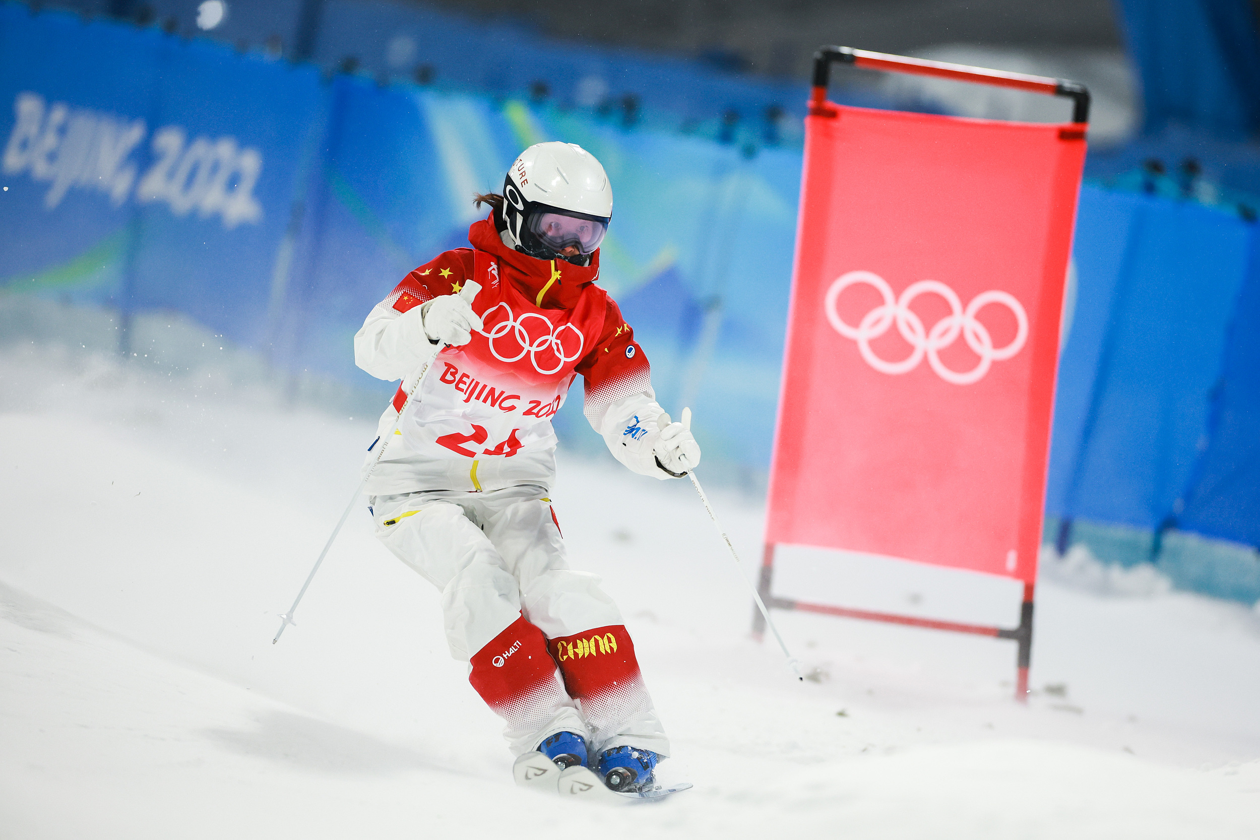 冬奥女子雪上技巧资格赛首轮中国选手李楠未能直接晋级决赛