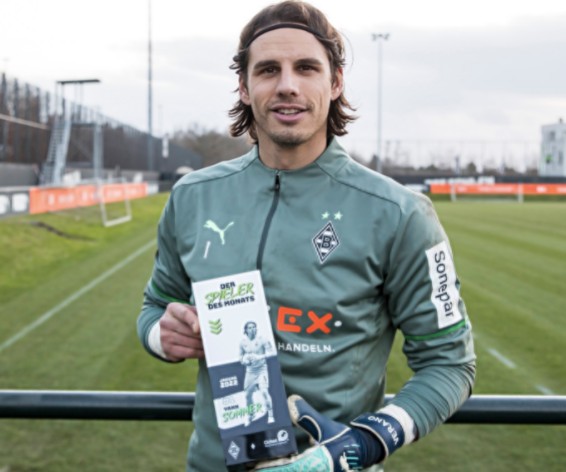 门兴官方门将索默蝉联月最佳球员