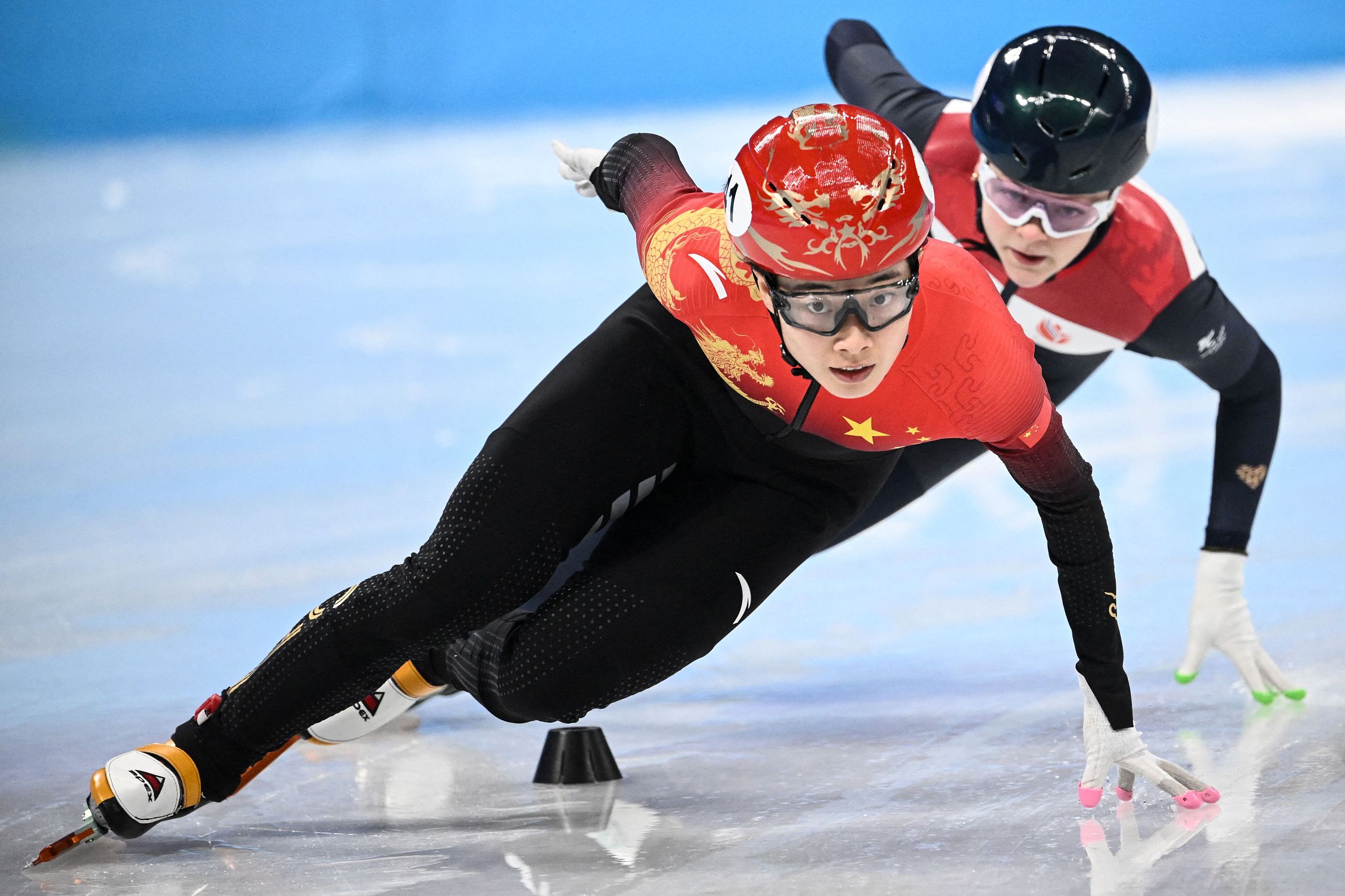 短道速滑女子1000米预赛韩雨桐曲春雨张楚桐全部晋级