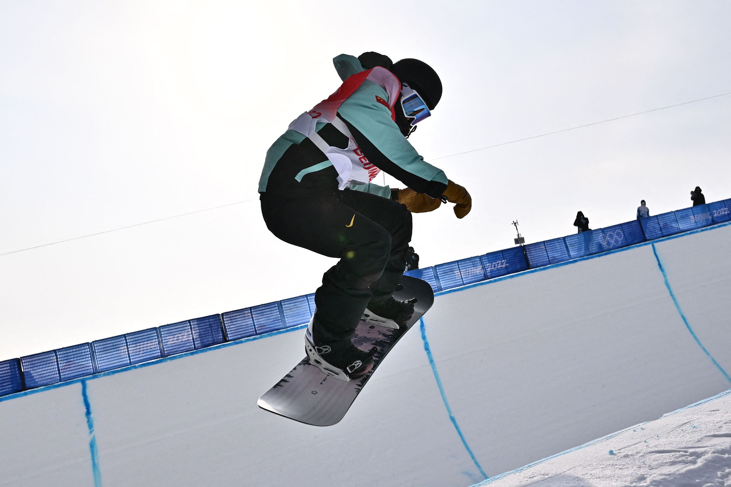 单板滑雪女子u型池决赛前2轮结束蔡雪桐暂列第4
