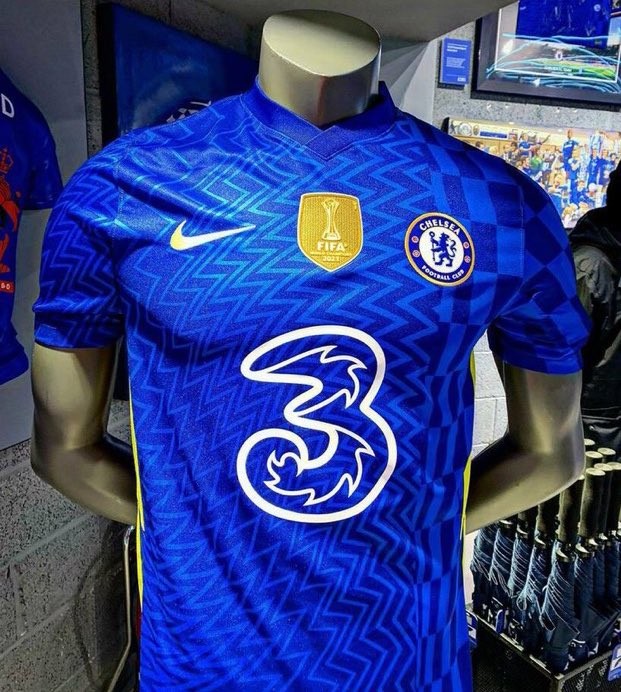 新王加冕印有世俱杯小金盾的切尔西球衣已经上架销售