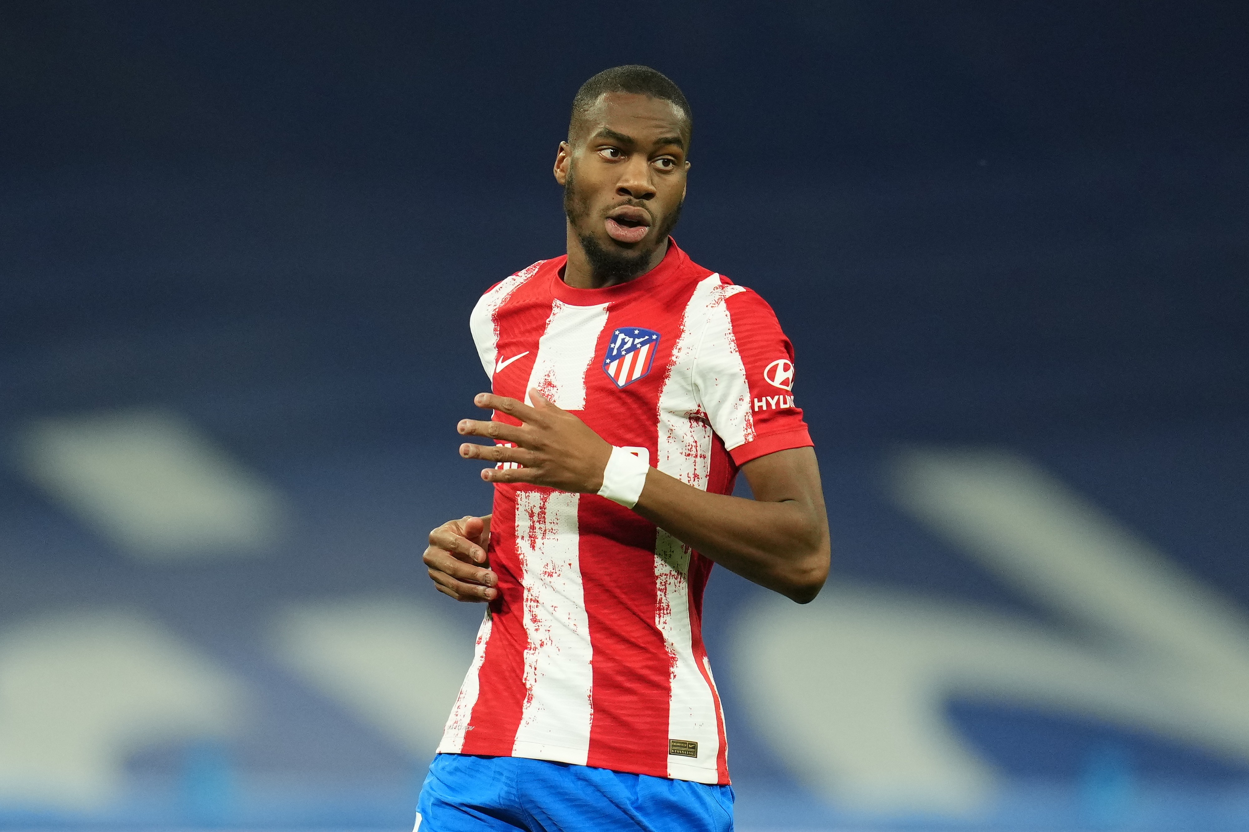 孔多比亚vs曼联数据9次地面对抗获胜10次夺回球权0被过