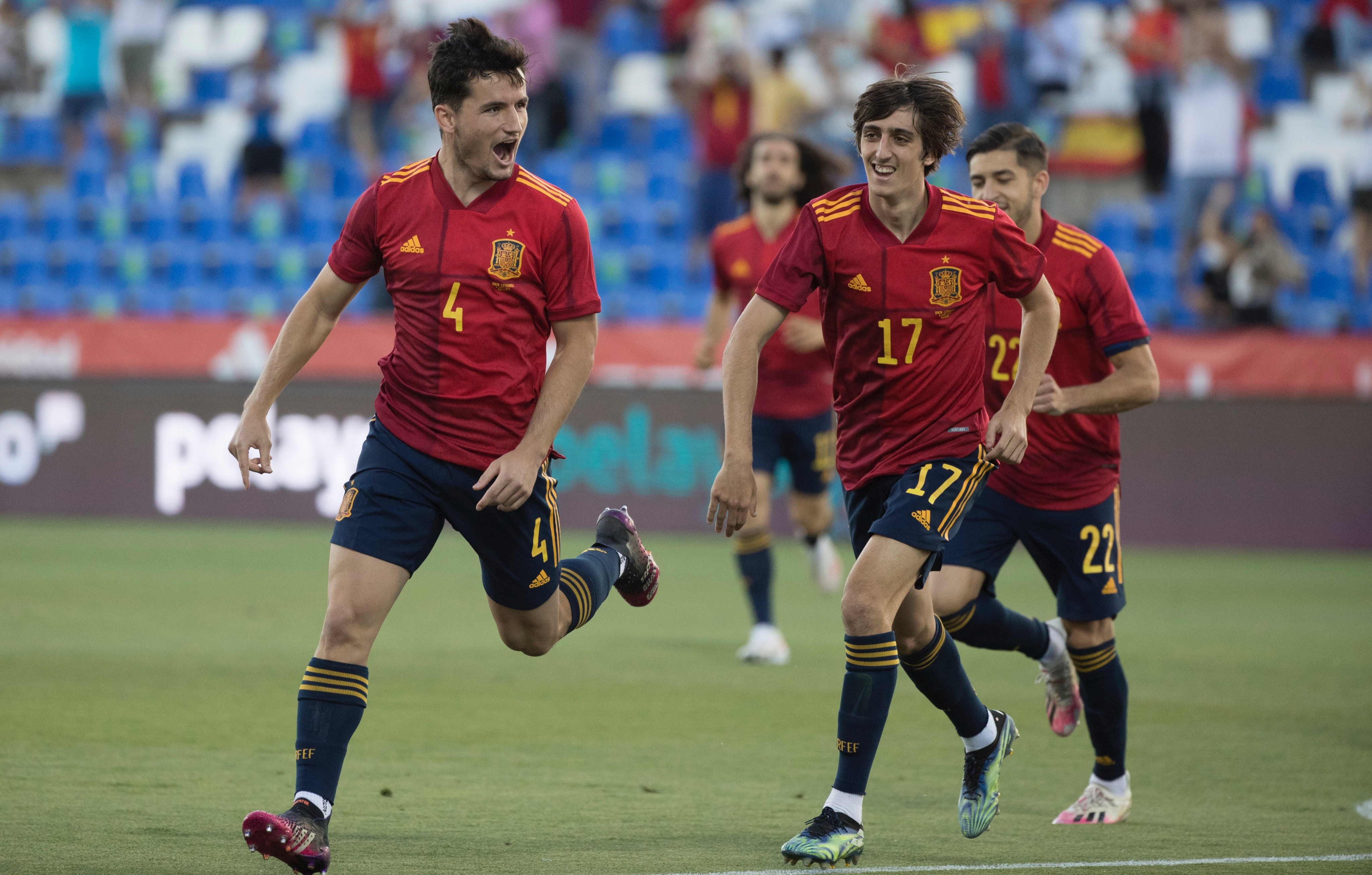 官方:瓦伦中场吉利亚蒙顶替迭戈-略伦特,入选西班牙国家队