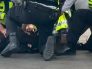英超德比余波 少年携仿真枪被捕目的地动漫展