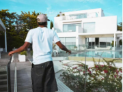 亚马尔豪掷千万购明星故居生活感情双面聚焦