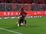 费利佩“骑跨”争议：足坛风波再起
