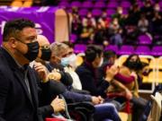 罗纳尔多俱乐部双线告急 债务危机与出售传闻