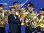 苏超奖杯：科技赋能足球荣耀