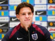 中场新锐斯科特双重身份下的国家队首秀