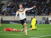 全球足坛硝烟再起：世界杯版图浮现 巨星命运沉浮 新星闪耀未来