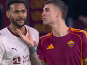 罗马后卫曼奇尼场上“亲吻”对手布鲁马多