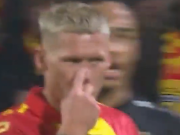 斯图加特大胜蒙阴影 球员歧视手势引发球场冲突