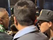  亚冠看台风波球迷着装引发争议