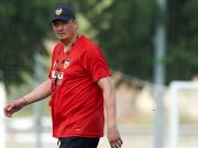 绿茵传奇佩内夫再战病魔 妻子急呼筹款抗肾癌