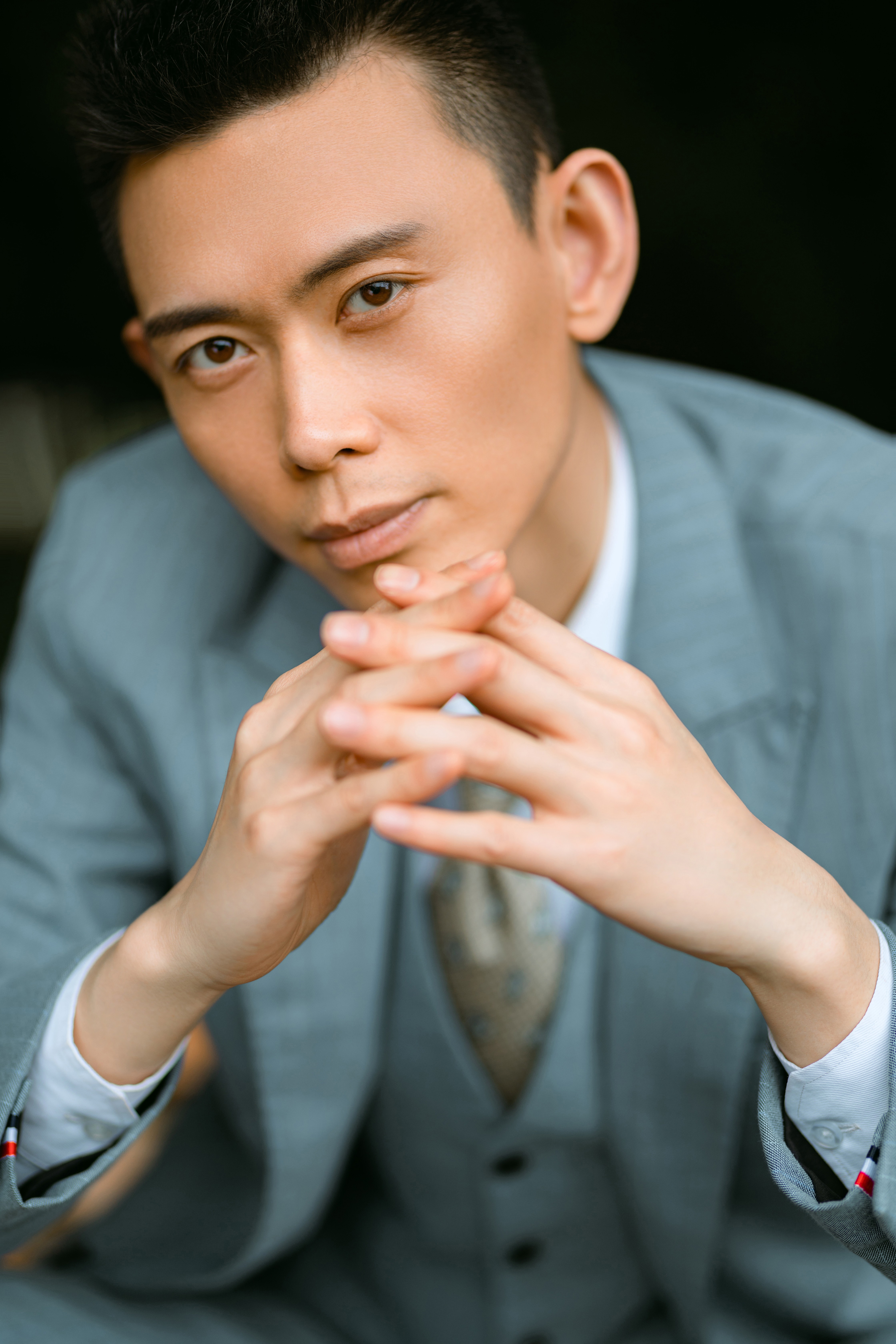 李威