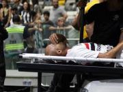 记者：小卢卡斯在巴甲比赛中被担架抬下，疑似肋骨骨折