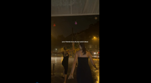 00:13哈弗茨妻子索菲娅-韦伯恭喜动态和闺蜜们在雨中嬉闹阿森纳著名教授367 播放