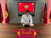 官方：罗马与队内18岁中卫泰利齐续约到2029年