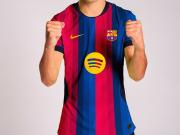 巴萨下赛季主场球衣谍照：三种红蓝条纹渐变，致敬新诺坎普球场