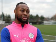 塞门约：曼城球员我最喜欢阿圭罗；瓜帅让我慢下来再突然加速