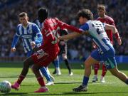 半场：利物浦1-1布莱顿，凯尔凯兹破门，埃基蒂克伤退