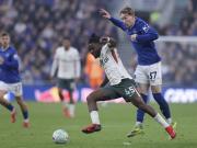 TA：拉维亚纵向传球能力出色，但他恢复状态需要更多比赛时间