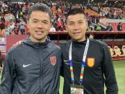  甘锐与黄希扬在德比战合影留念：我们都不再年轻