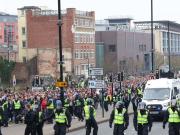 英媒：一名球迷因纽卡对阵桑德兰的赛前骚乱被警方逮捕