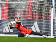 拜仁官方：诺伊尔和阿方索今日在训练中心继续进行单独训练