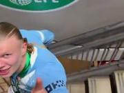 不忘本，球迷喊“利兹利兹”，哈兰德回复：我们至死方休