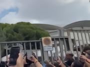 记者：巴萨球迷迎接罗德里比亚马尔续约还疯狂
