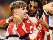  卡尔：奥利塞幽默感十足，在队里人缘很好，我认为他不会离队