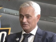 穆帅谈眼眶淤青：小将拉科斯塔踢球砸到我，我当时还戴着眼镜