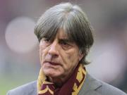 勒夫：基米希踢右后卫最合适；有需要时格雷茨卡能够立即顶上