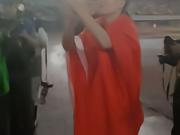  武磊赛后身披国旗谢场[国足加油鸭]昨天真的是太多...