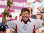 变卖价值35万英镑房产，死忠英格兰球迷凑钱去美国看世界杯