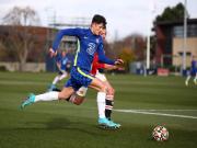 泰国国足喜迎切尔西青训前锋苏瑟普贝尔