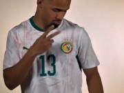 塞内加尔队官方社媒晒视频，球衣已经绣上第二颗非洲杯冠军星