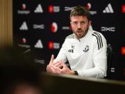 少见，记者：曼联对阵利兹联的赛前新闻发布会将在周六举行