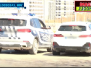 阿诺德在斑马线处停车和球迷合影，随后遭马德里警方警告