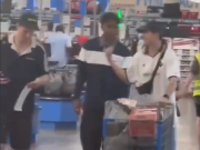 赛前放松，亚马尔被拍到在佐治亚州的沃尔玛购物