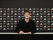 官方：尤文图斯与波兰中场马祖尔续约至2029年