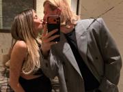 幸福生活，卡里乌斯陪妻女瑞士度假，一家三口温馨同框