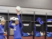 技术如何？姆巴佩晒更衣室投球视频并艾特NBA：给10天合同？