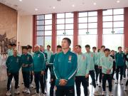 中国男足和中国U-23男足参观遵义会议陈列馆