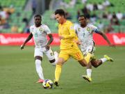  国足0-2喀麦隆，林良铭险破门，韦世豪任意球造险